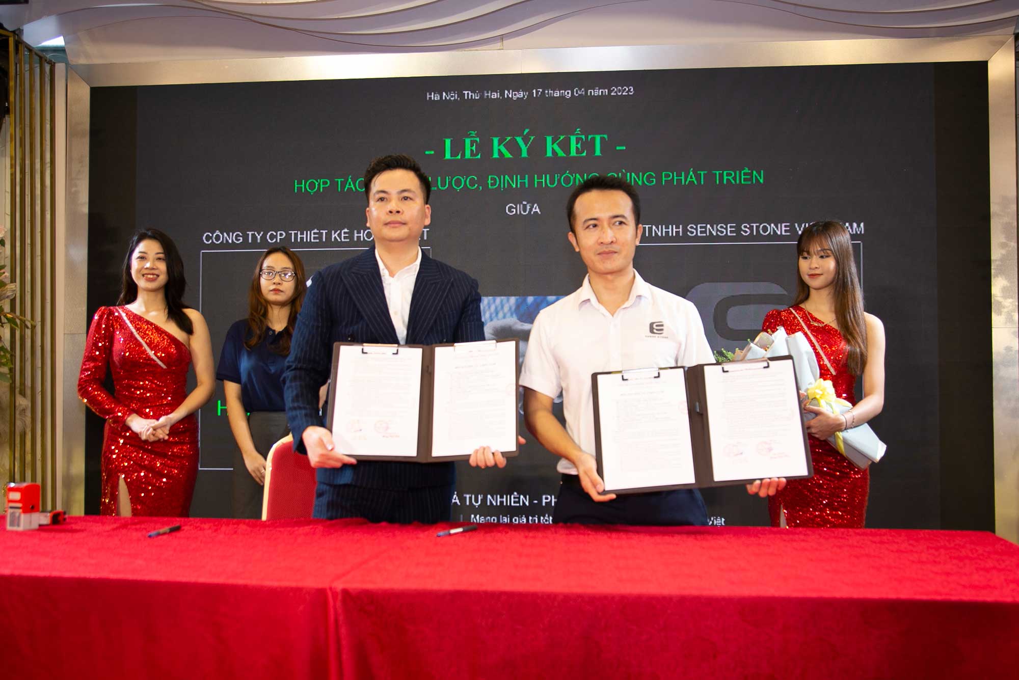 Lễ ký hợp tác với Công ty TNHH Sense Stone Việt Nam