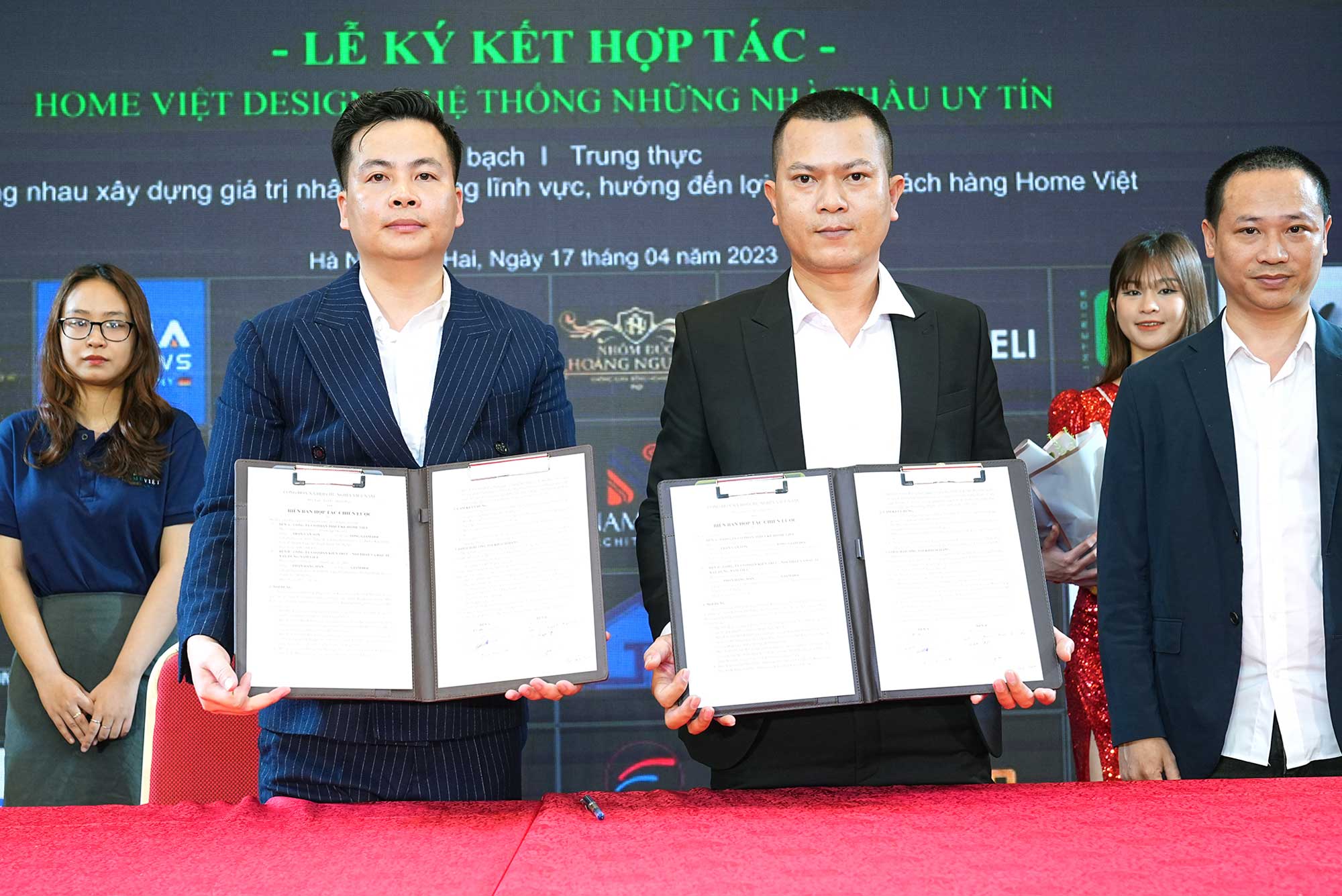 Lễ ký kết hợp tác với Công ty Cổ phần Kiến trúc – Nội thất và đầu tư xây dựng Nam Việt